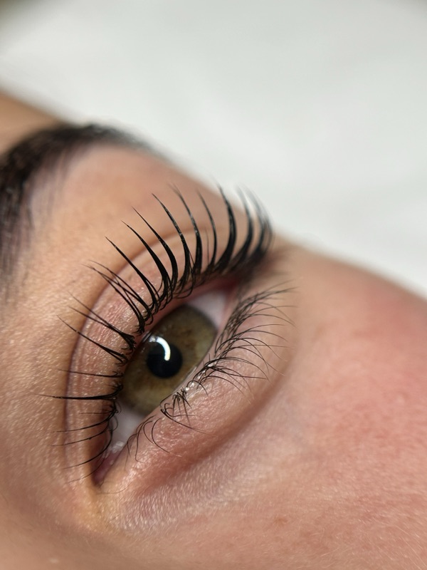 Réalisation de BROWSCULPT AND BEAUTY